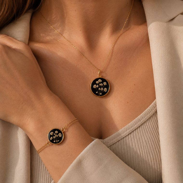 Blesslet pieces with real pressed flowers